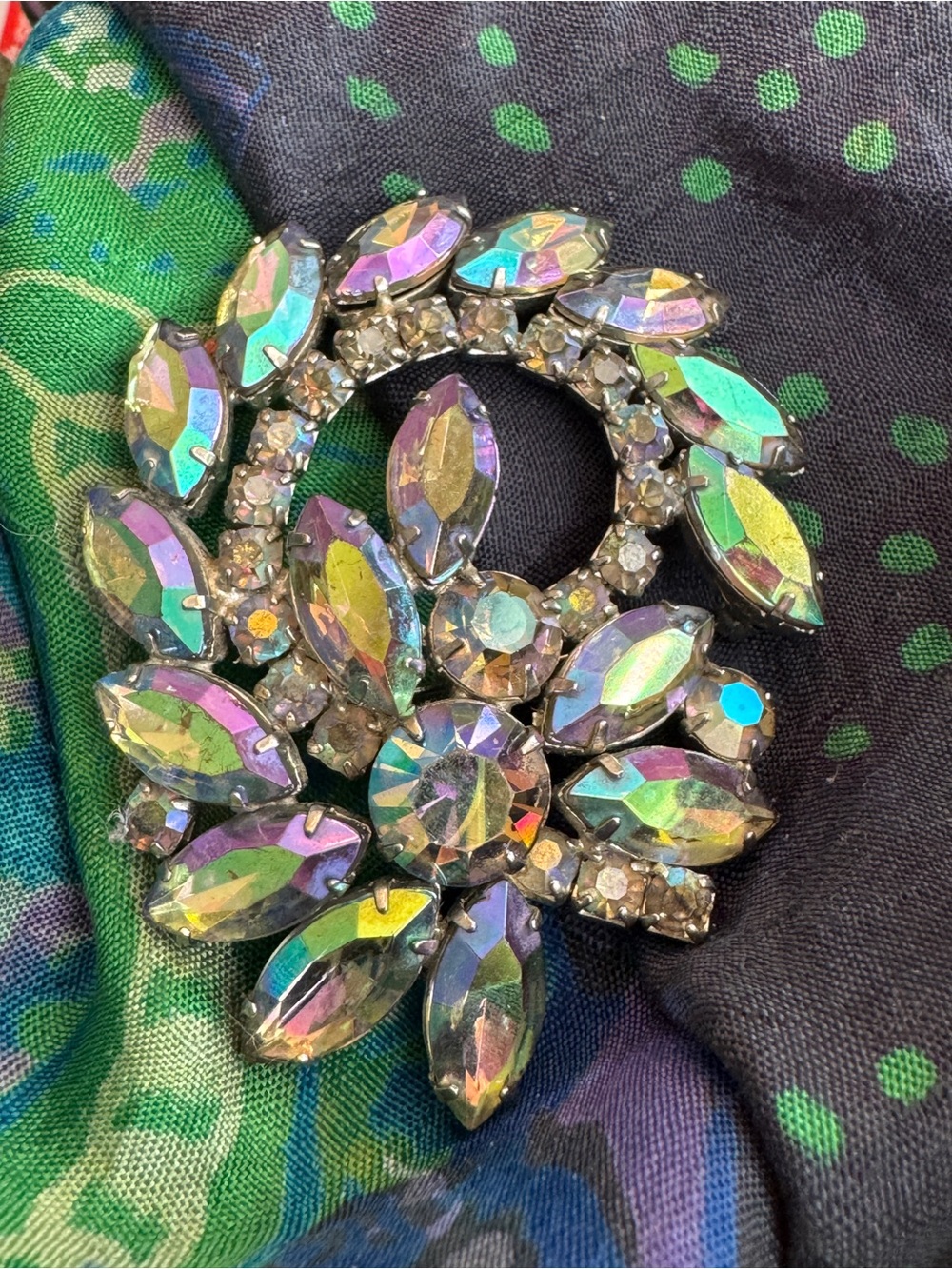 Vintage Weiss AB rhinestone statement brooch - Picture 7 of 9